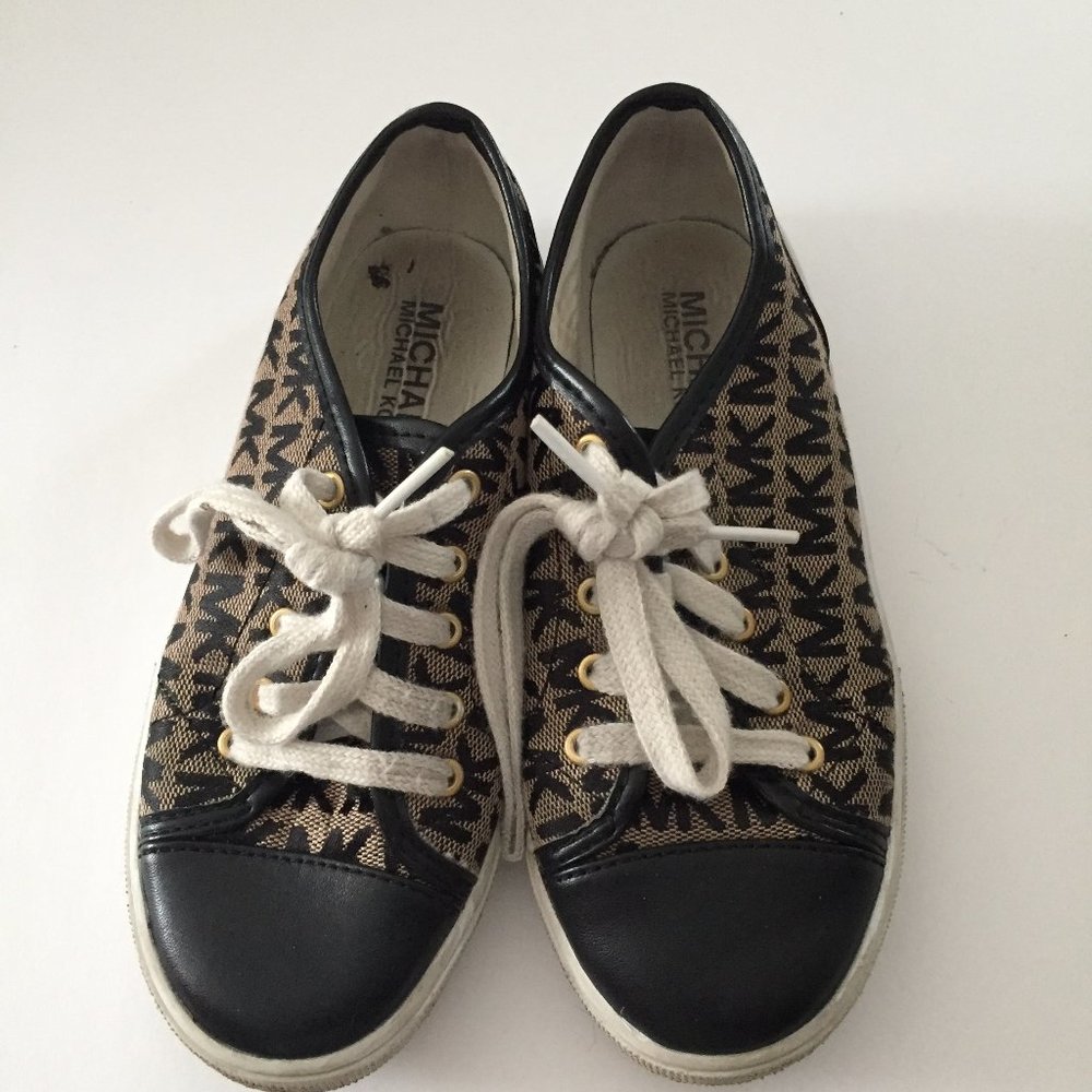 Michael Kors Logo Girl's Sneakers Size 1 - Picture 2 of 7